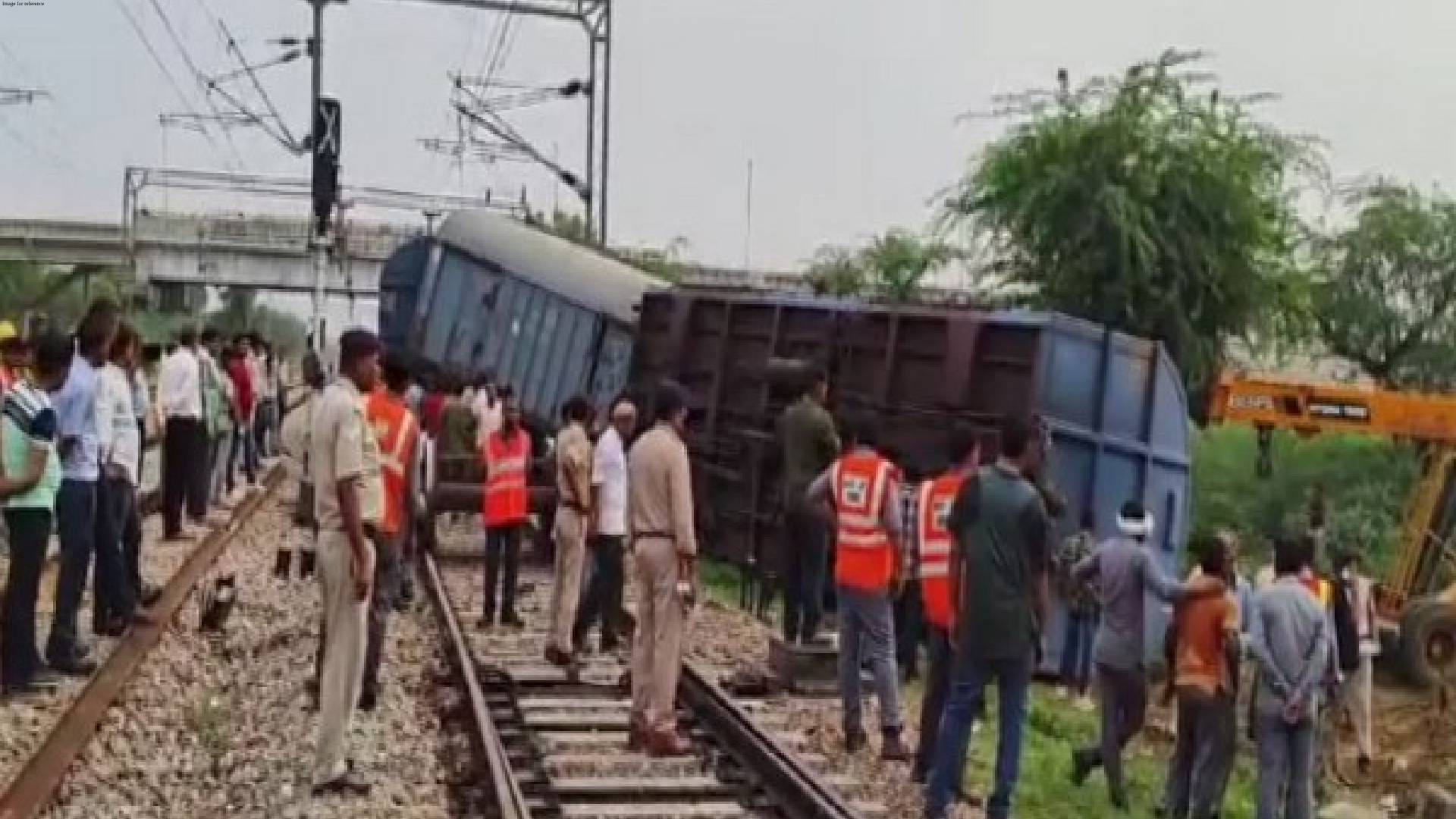 Three coaches of goods train derailed on Alwar-Mathura track in Alwar